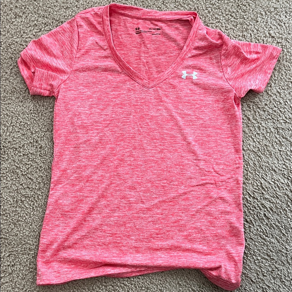 Under Armour Women's Heathered Red V-Neck Tee